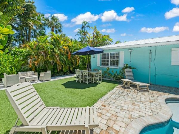Holmes Beach Vacation Pool Home