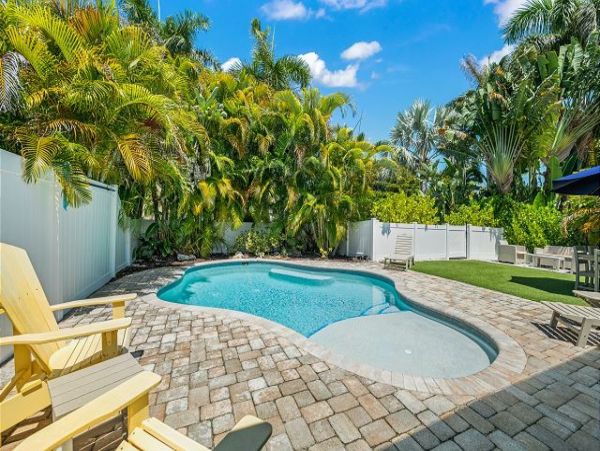 Holmes Beach Vacation Pool Home