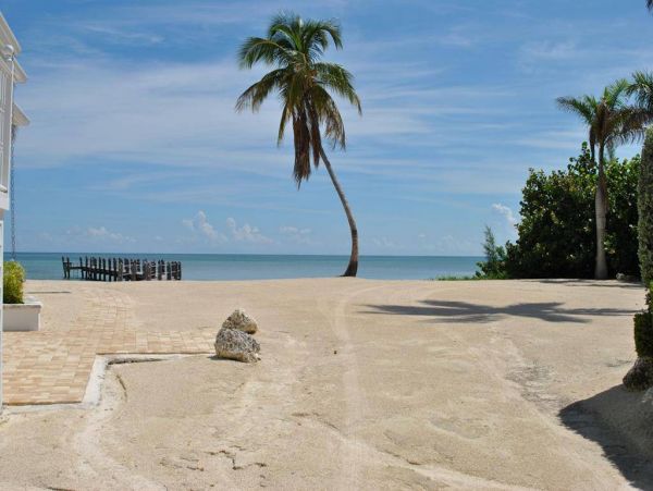 Oceanfront Four Bedroom Upper Keys Rentals