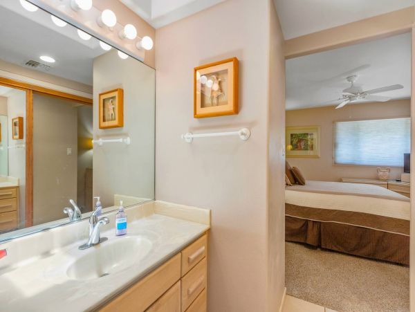 Lahaina Vacation Rental Beach Condo Full Ocean View Sleeps 8