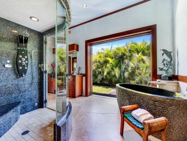 Big Island Luxury Four Bedroom Beachfront Home