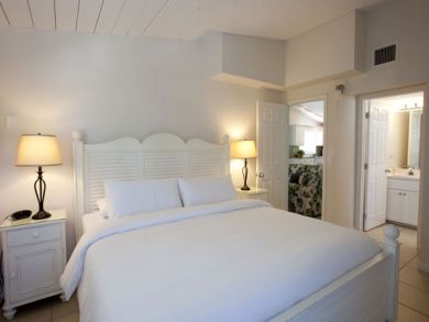 Bedroom with queen bed