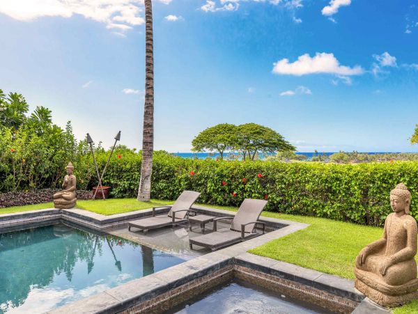 Kailua-Kona Vacation Home Three Bedroom