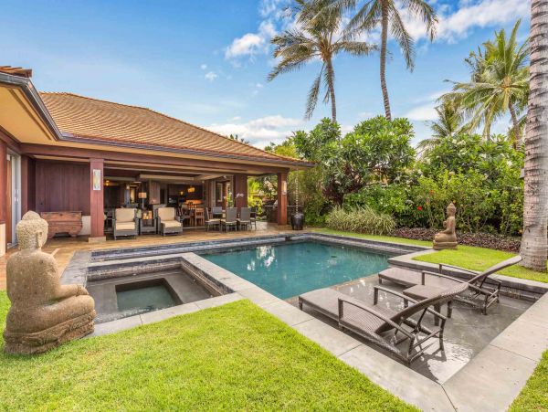 Kailua-Kona Vacation Home Three Bedroom