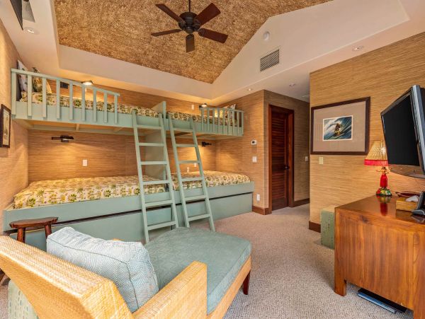 Kailua-Kona Vacation Home Three Bedroom