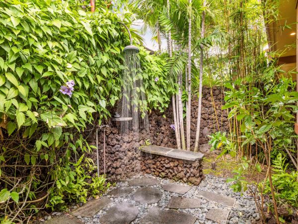Kailua-Kona Vacation Home Three Bedroom