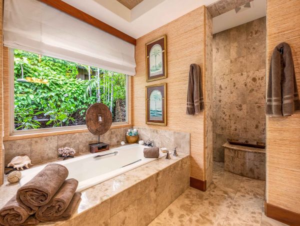 Kailua-Kona Vacation Home Three Bedroom