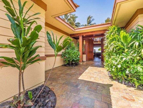 Kailua-Kona Vacation Home Three Bedroom