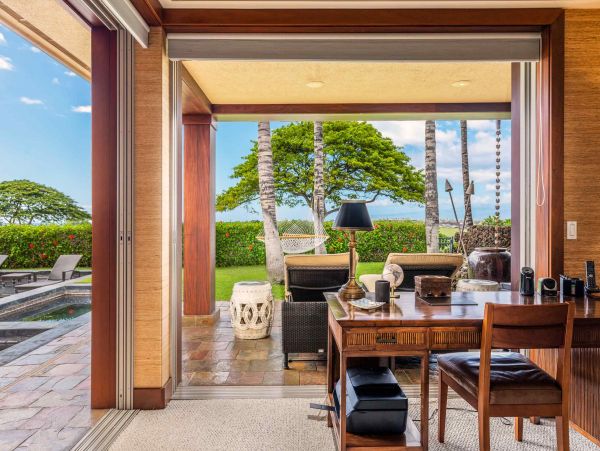 Kailua-Kona Vacation Home Three Bedroom