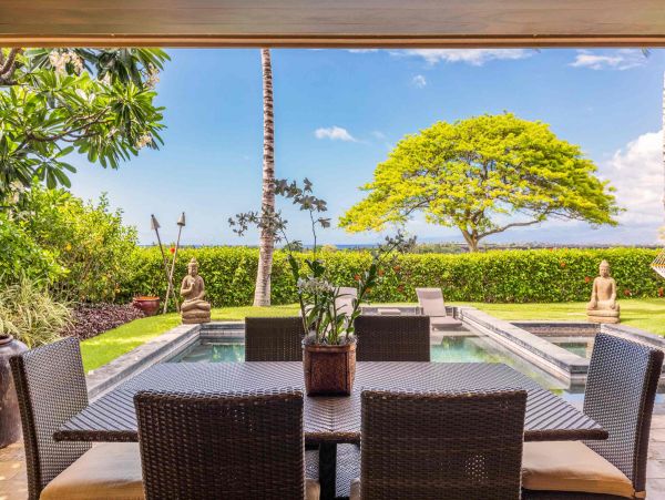 Kailua-Kona Vacation Home Three Bedroom