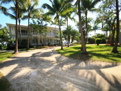 Ocean Front Islamorada Vacation Home Sleeps Ten Guests