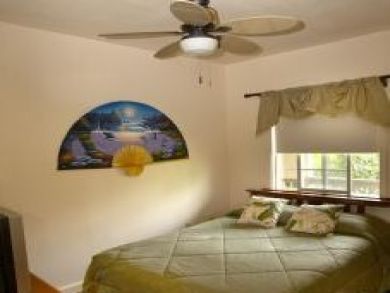 Bedroom 2 with queen bed Bedroom 2 with queen bed