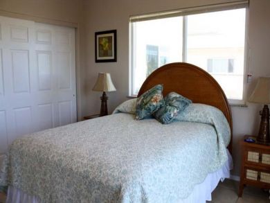 Bedroom 4 with queen bed