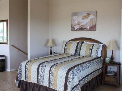 Bedroom 2 with queen bed