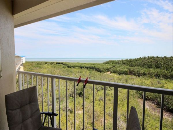 On Beach Vacation Condo in Tavernier Two Bedroom