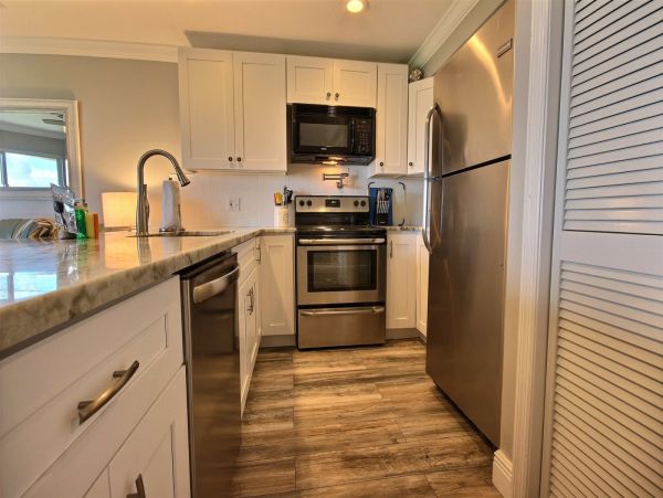 On Beach Vacation Condo in Tavernier Two Bedroom