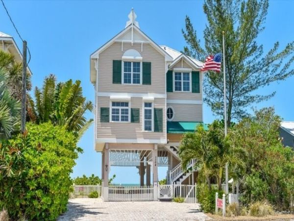 Beachfront Luxury Vacation Home On Holmes Beach Sleeps 6