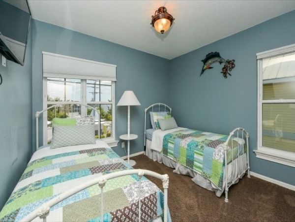 Beachfront Luxury Vacation Home On Holmes Beach Sleeps 6