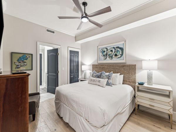 Destin Gulf Front Vacation Rental - Luxury Beachfront Condo with Pool & Concierge