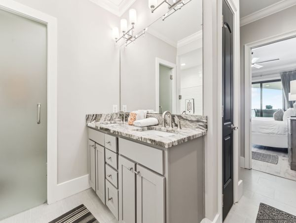 Destin Gulf Front Vacation Rental - Luxury Beachfront Condo with Pool & Concierge