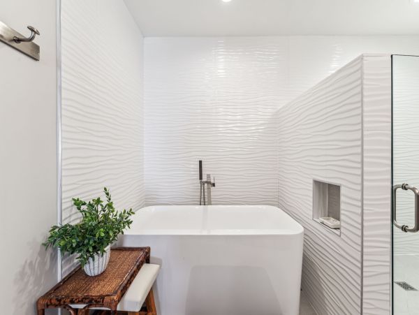 Destin Gulf Front Vacation Rental - Luxury Beachfront Condo with Pool & Concierge