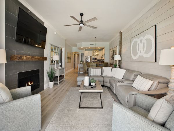 Destin Gulf Front Vacation Rental - Luxury Beachfront Condo with Pool & Concierge