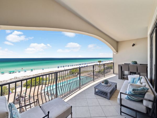 Destin Gulf Front Vacation Rental - Luxury Beachfront Condo with Pool & Concierge