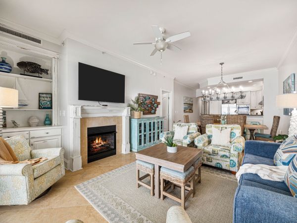 Stunning 4-Bedroom Beachfront Condo on the Emerald Coast - Perfect for Families