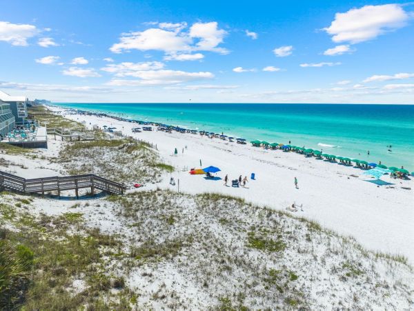 Stunning 4-Bedroom Beachfront Condo on the Emerald Coast - Perfect for Families