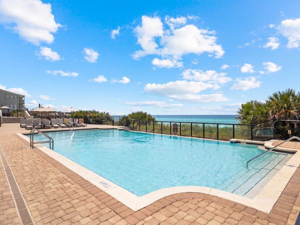 Stunning 4-Bedroom Beachfront Condo on the Emerald Coast - Perfect for Families