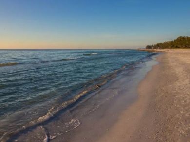 Anna Maria Holmes Beach 2 Bedroom Vacation Rental Pool