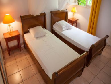 Bedroom 3 with twin beds Bedroom 3 with twin beds