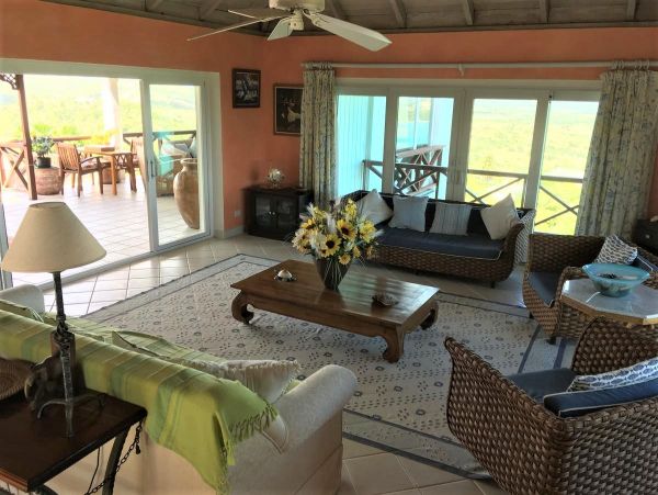 Beautiful Vacation Villa with Private Pool & Ocean Views