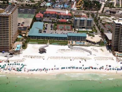 Beachside vacation condo in Destin, Florida Beachside vacation condo in Destin, Florida