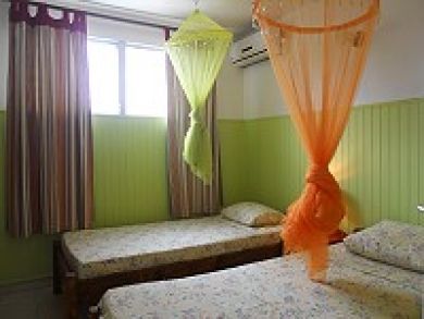 Bedroom 5with twin beds