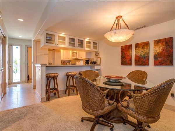 Beachfront Vacation Condo in Boca Grande Sleeps 6