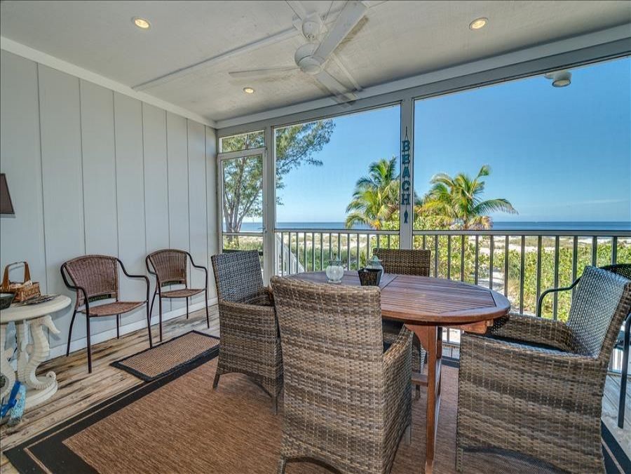 Beachfront Vacation Condo in Boca Grande Sleeps 6