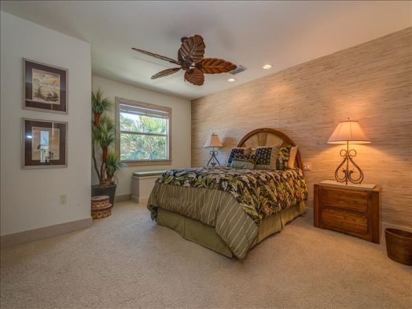 Beachfront Vacation Condo in Boca Grande Sleeps 6