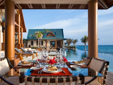 Outdoor dining & lounging area by the pool