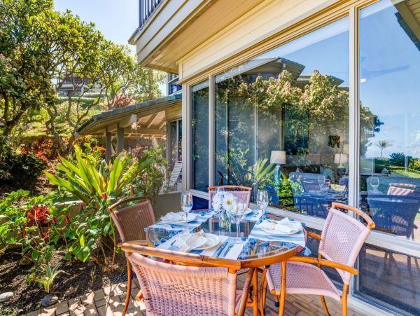 Luxury Maui Oceanfront Luxury Townhome Style Villa Kapalua