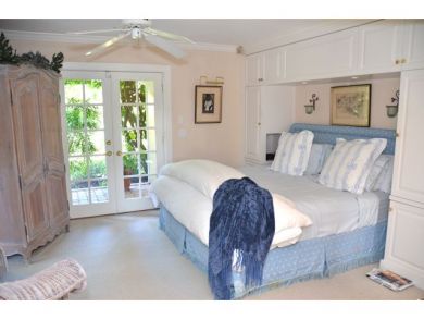 Master bedroom with king bed Master bedroom with king bed