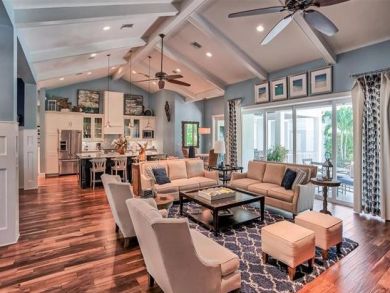Naples Home 882325