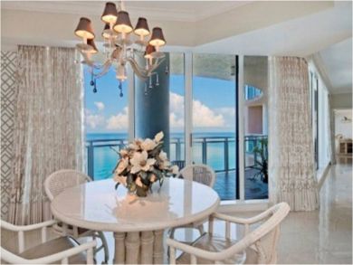 Breakfast nook