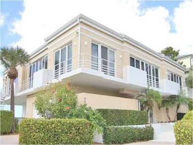 Beachfront vacation home in Naples, Florida Beachfront vacation home in Naples, Florida