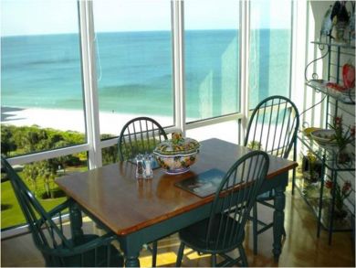 Breakfast nook with gulf view