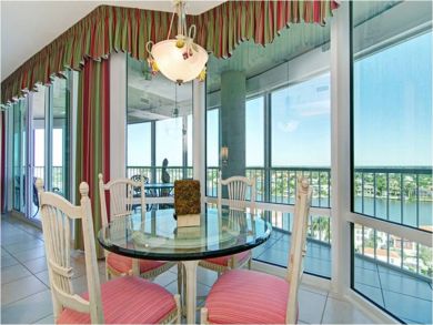 Breakfast nook with bay view