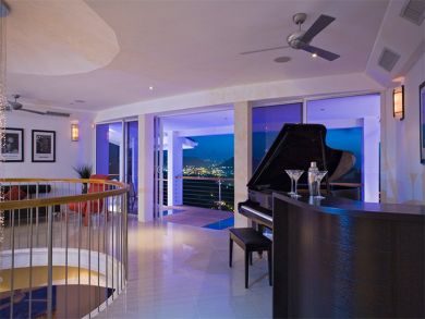 Piano in loft