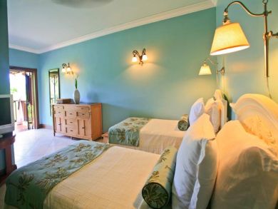 Bedroom 3 with twin beds