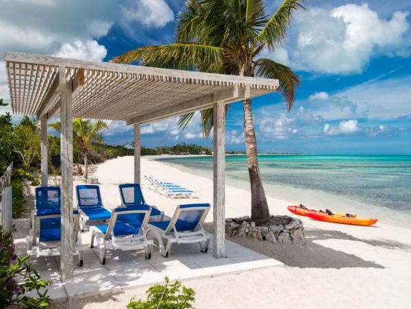 Luxury Turks & Caicos Beach Five Bedroom Vacation House