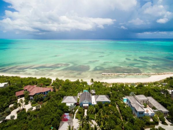 Luxury Turks & Caicos Beach Five Bedroom Vacation House